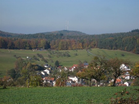 Blick über Volkersbrunn zum Pfaffenberg